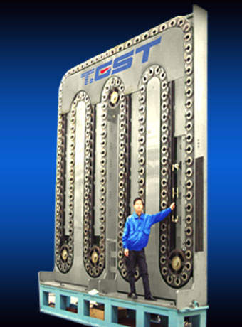 <div>一些重型动梁龙门加工中心，要求刀具数量多</div>
        <div>刀库容量可达：200把</div>