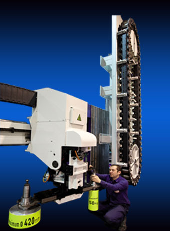 <div>最大刀具直径：Φ420</div>
        <div>应用于重型龙门加工中心</div>